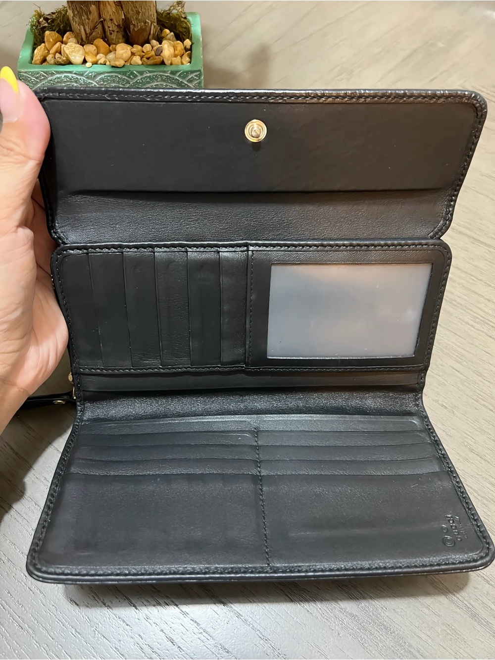 Gucci Black Leather Microguccissima Flap Continental Wallet- With Authentication - Picture 8 of 16
